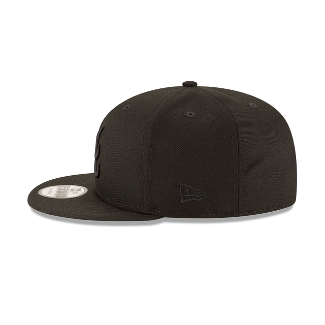 MEN'S NEW ERA MLB 9FIFTY ATLANTA BRAVES ALL BLACK SNAPBACK HAT