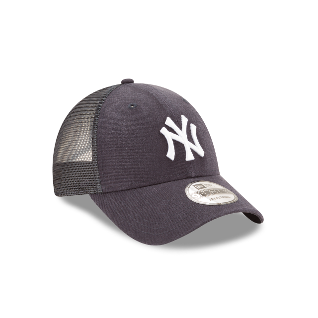 MEN'S NEW ERA MLB 9FORTY NEW YORK YANKEES GREY & WHITE MESH TRUCKER SNAPBACK CAP