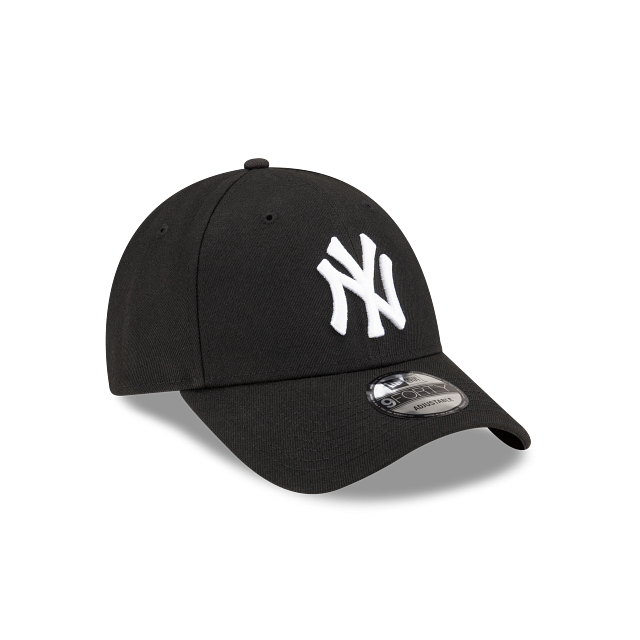 MEN'S NEW ERA MLB THE LEAGUE 9FORTY NEW YORK YANKEES BLACK & WHITE VELCRO ADJUSTABLE CAP