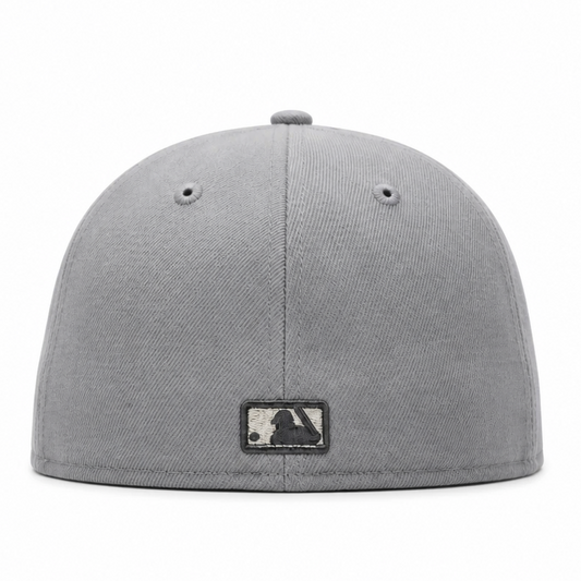 NEW ERA 59FIFTY NEW YORK YANKEES GREY/SILVER METAL BADGE FITTED HAT