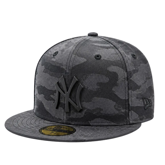 NEW ERA 59FIFTY NEW YORK YANKEES BLACK CAMO METAL BADGE FITTED HAT