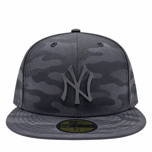 NEW ERA 59FIFTY NEW YORK YANKEES BLACK CAMO METAL BADGE FITTED HAT