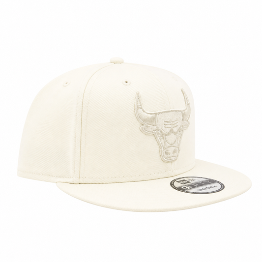 NEW ERA 9FIFTY NEW ERA CHICAGO BULLS OFF-WHITE SNAPBACK HAT