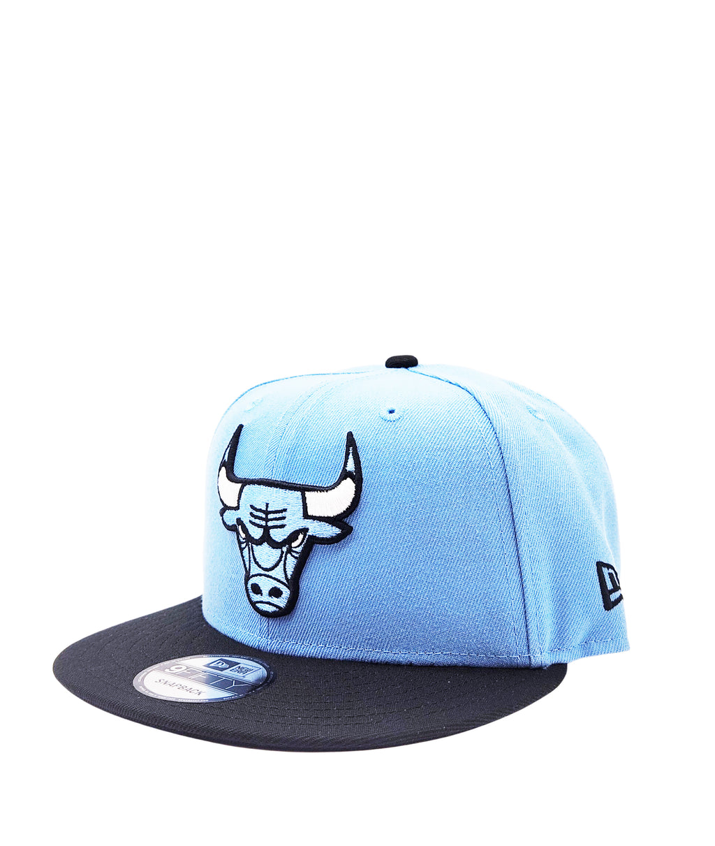 NEW ERA 9FIFTY NEW ERA CHICAGO BULLS 6X CHAMPS SKY BLUE/BLACK SNAPBACK HAT