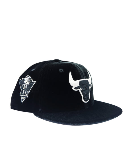 NEW ERA 9FIFTY NEW ERA CHICAGO BULLS 6X CHAMPS BLACK VELVET SNAPBACK HAT