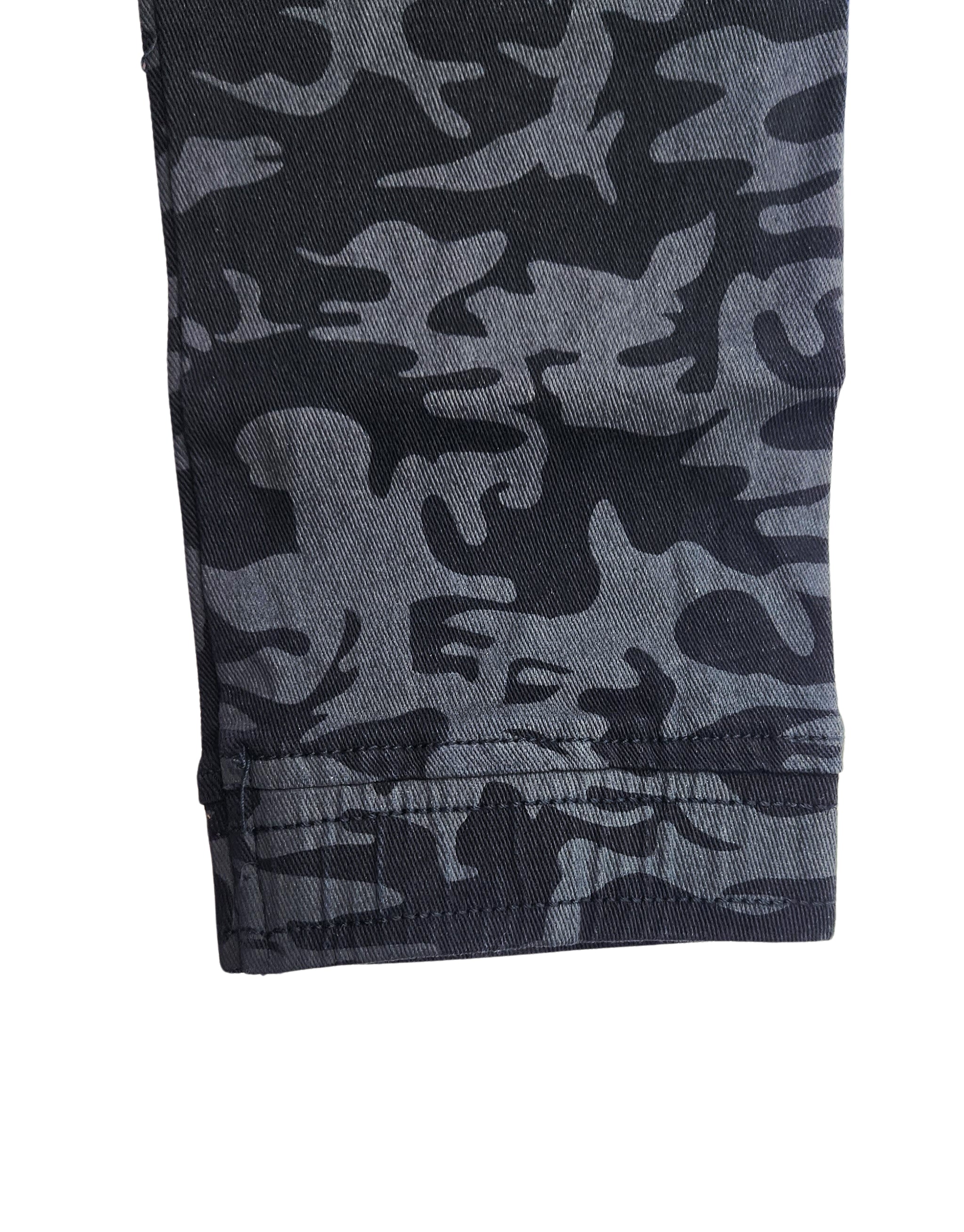 MEN'S ONE CULTURE CARGO DENIM JOGGER PANTS (BLACK CAMO)