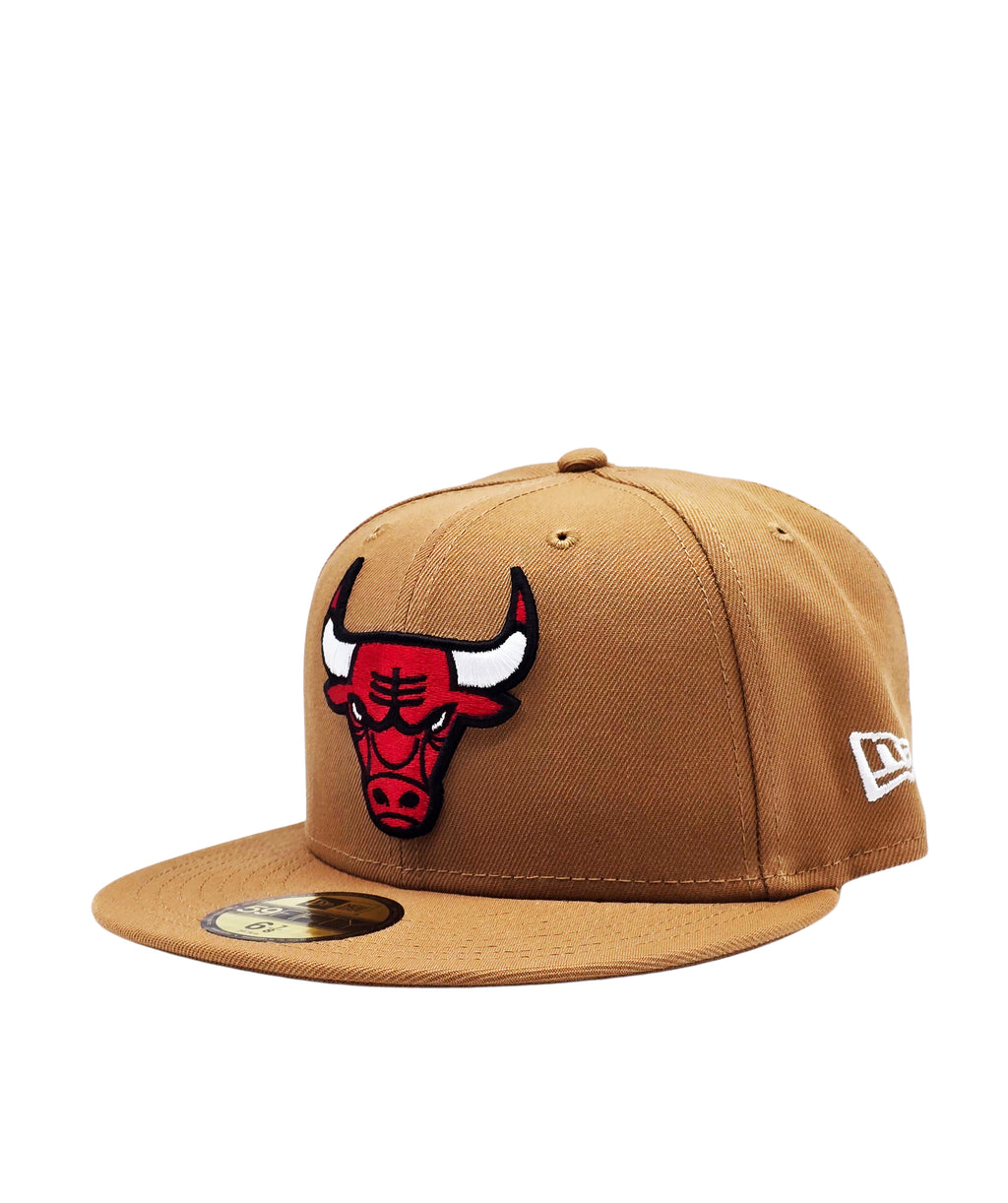 NEW ERA 59FIFTY CHICAGO BULLS LIGHT BRONZE/RED LOGO FITTED HAT