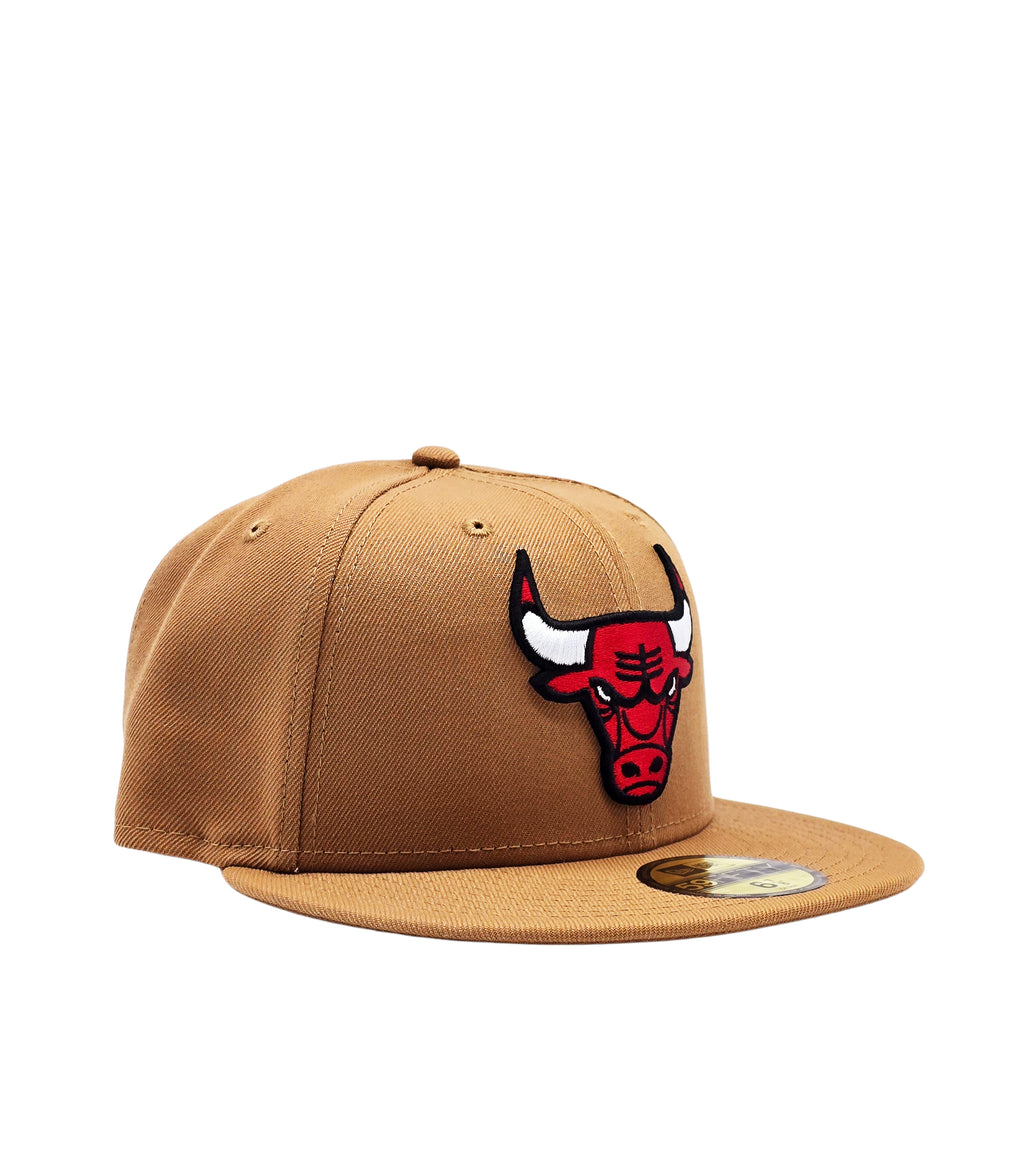 NEW ERA 59FIFTY CHICAGO BULLS LIGHT BRONZE/RED LOGO FITTED HAT