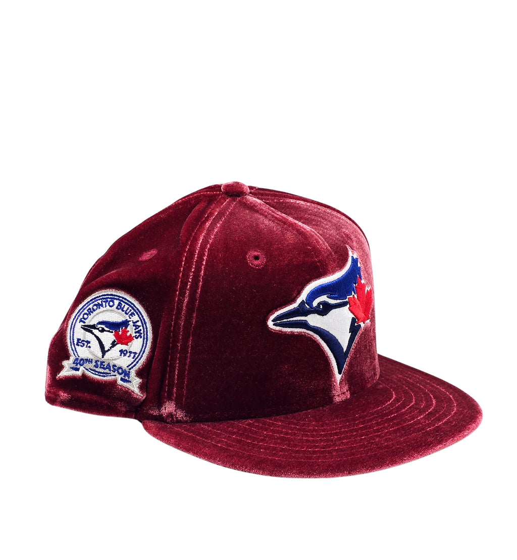 NEW ERA 9FIFTY TORONTO BLUE JAYS 40TH SEASON CARDINAL MAROON VELVET SNAPBACK HAT