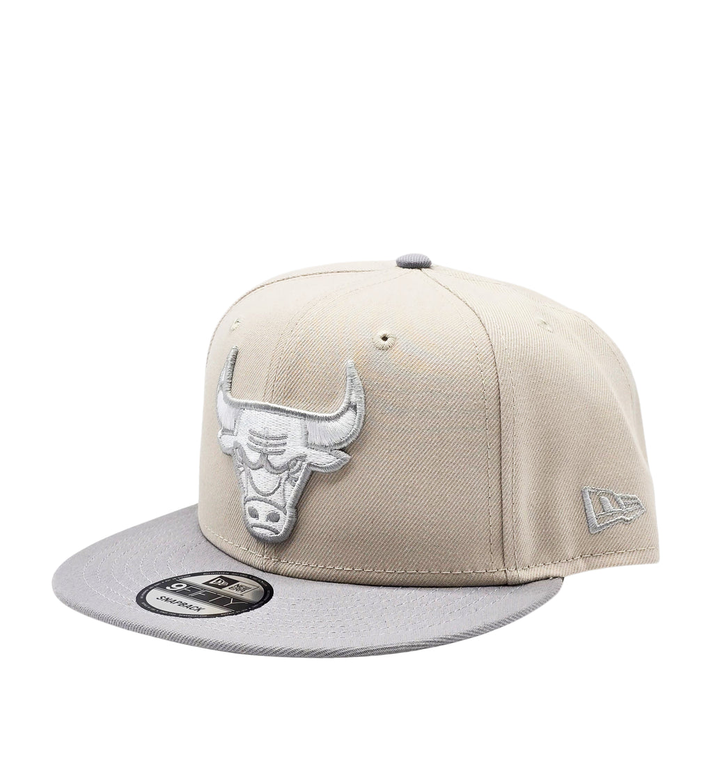 NEW ERA 9FIFTY MEN'S CHICAGO BULLS BEIGE/GREY SNAPBACK HAT