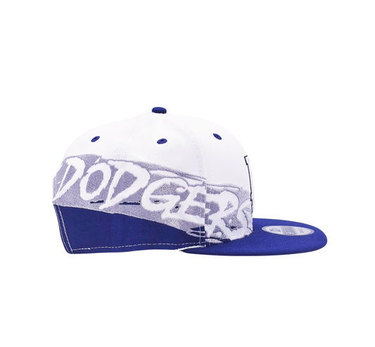 NEW ERA 9FIFTY MLB LOS ANGELES DODGERS SILVER SCIRPT DESIGN WHITE/ROYAL BLUE SNAPBACK HAT