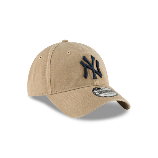 MEN'S NEW ERA MLB CORE CLASSIC 2 9TWENTY NEW YORK YANKEES KHAKI & BLACK STRAPBACK CAP