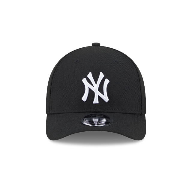 MEN'S NEW ERA MLB TEAM 9FORTY M-CROWN NEW YORK YANKEES BLACK & WHITE SNAPBACK HAT