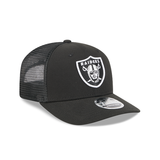 MEN'S NEW ERA NFL LAS VEGAS RAIDERS 9SEVENTY STRETCH-SNAP TRUCKER BLACK SNAPBACK HAT