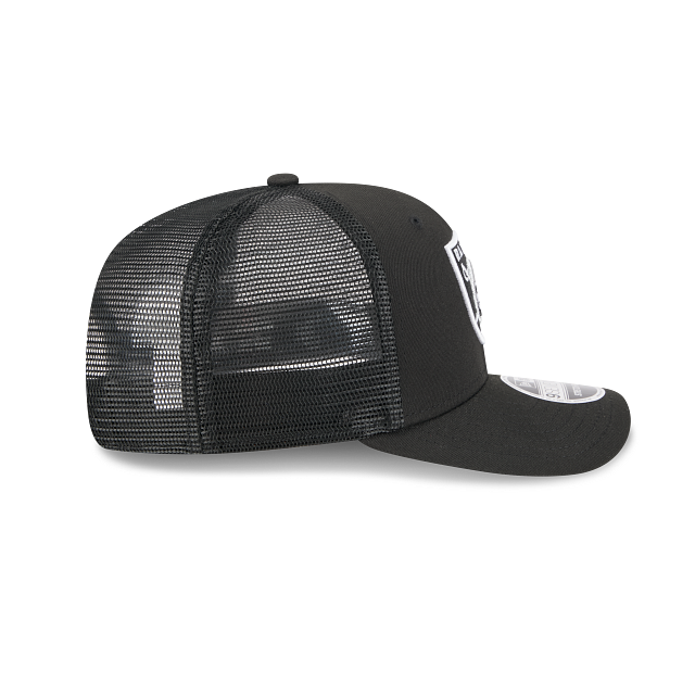 MEN'S NEW ERA NFL LAS VEGAS RAIDERS 9SEVENTY STRETCH-SNAP TRUCKER BLACK SNAPBACK HAT