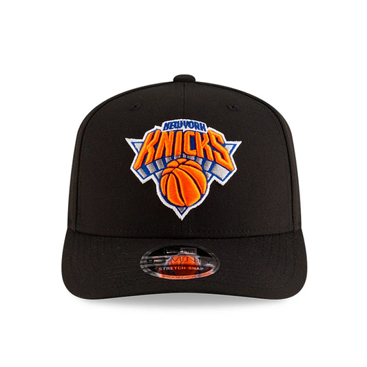 MEN'S NEW ERA NBA NEW YORK KNICKS 9SEVENTY STRETCH-SNAP BLACK SNAPBACK HAT