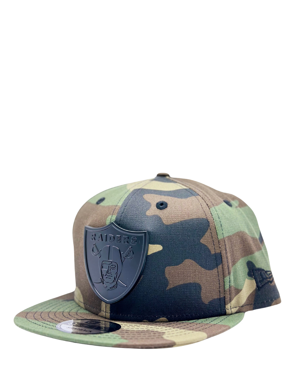 NEW ERA 9FIFTY RAIDERS WOODLAND GREEN CAMO METAL BADGE SNAPBACK HAT