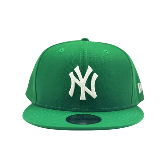 NEW ERA 9FIFTY NEW YORK YANKEES GREEN WITH WHITE LOGO SNAPBACK HAT