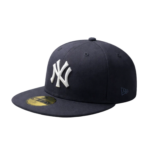 59FIFTY NEW ERA MEN'S MLB NEW YORK YANKEES WHITE ON NAVY FITTED HAT