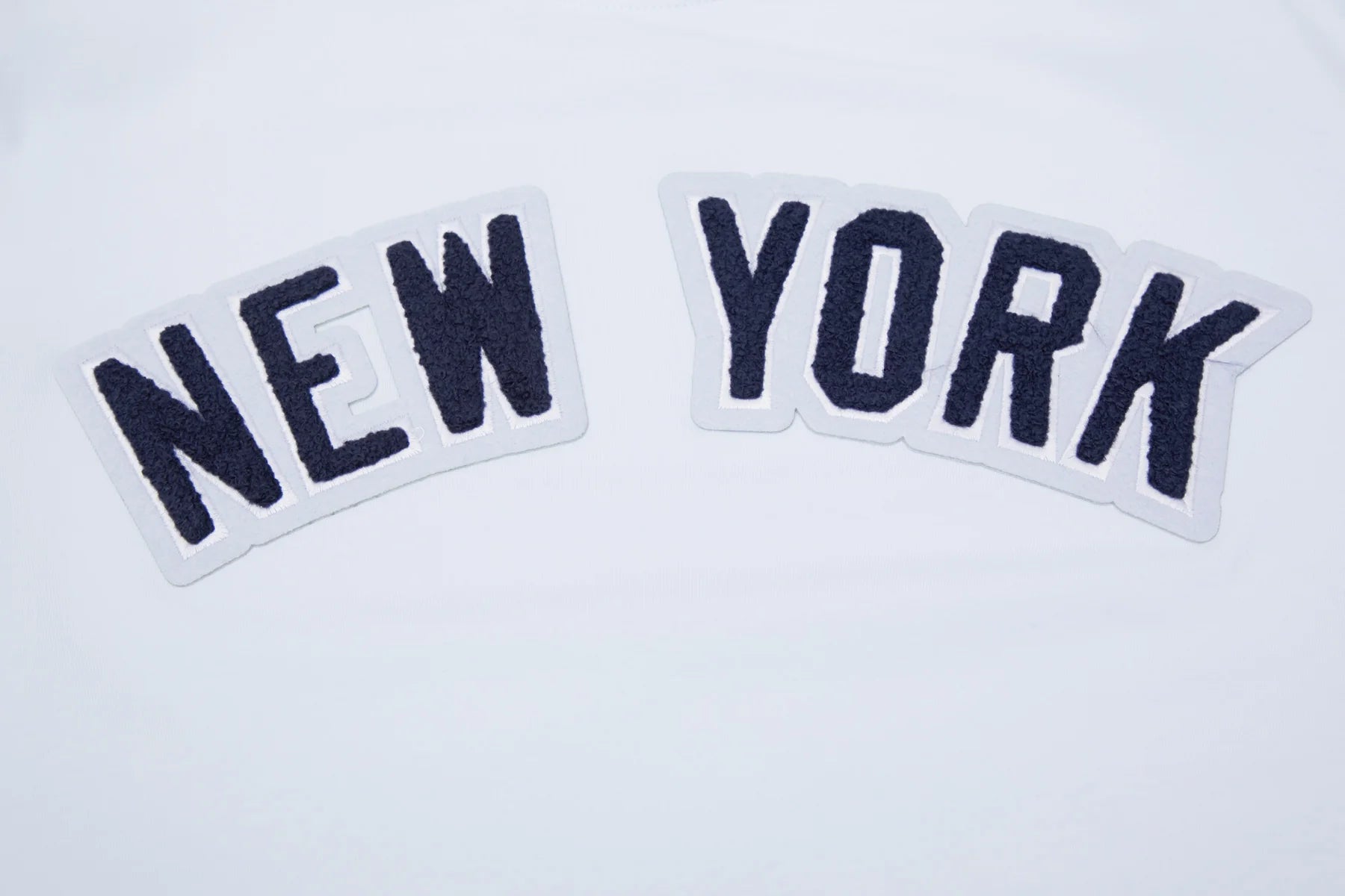 PRO STANDARD MLB NEW YORK YANKEES CLASSIC CHENILLE MEN'S WHITE T-SHIRT