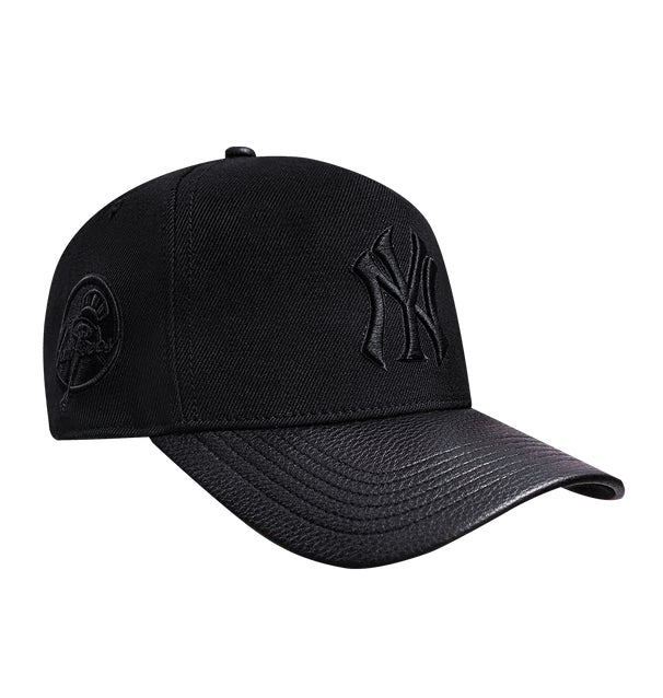 PRO STANDARD MLB NEW YORK YANKEES BLACKOUT PINCH FRONT BLACK STRAPBACK CAP