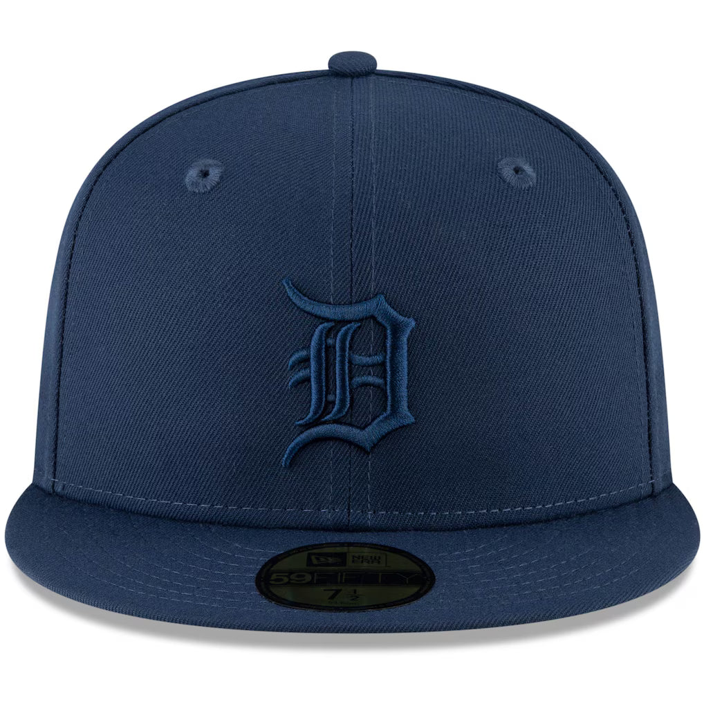 59FIFTY MEN'S NEW ERA MLB DETROIT TIGERS NAVY BLUE OCEANSIDE TONAL FITTED HAT