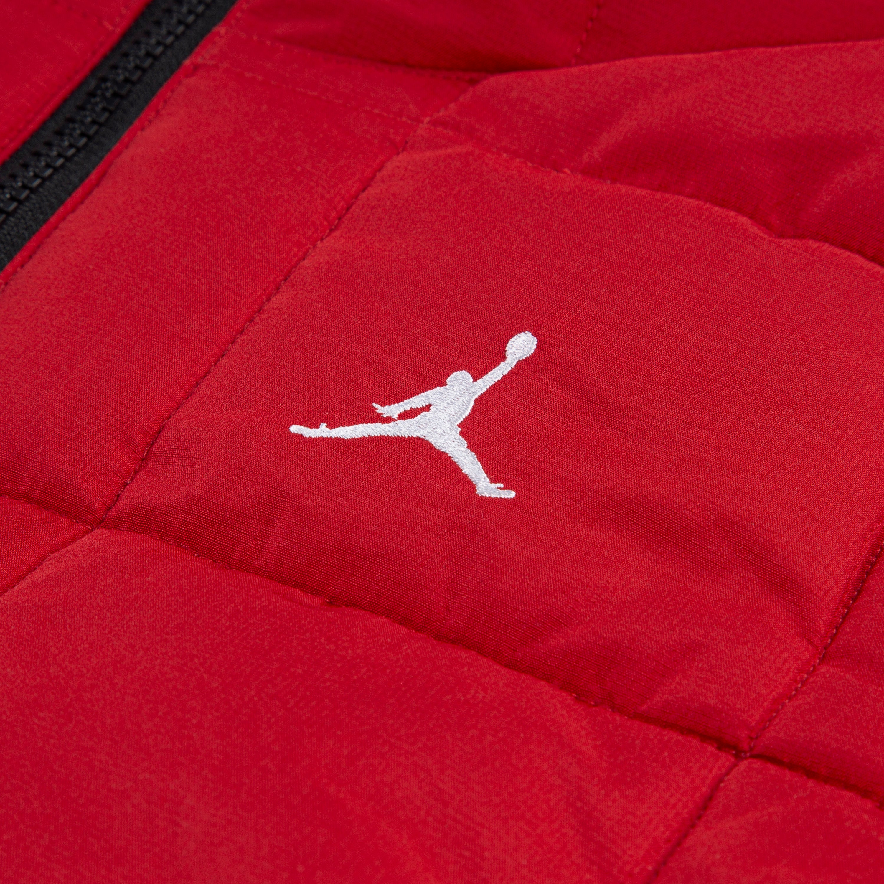 JORDAN ESSENTIAL BOYS MIDWEIGHT RED PUFFER JACKET (SIZE 4-7 YEARS)