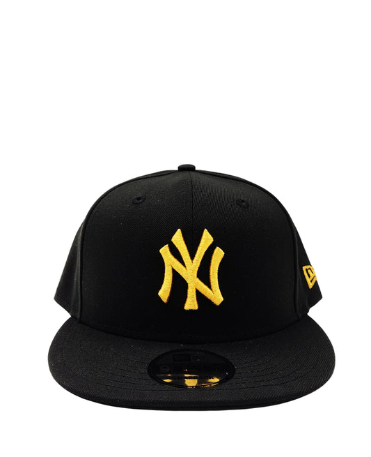 MEN'S 950 NEWYORK YANKEES GOLD LOGO ON BLACK SNAPBACK HAT