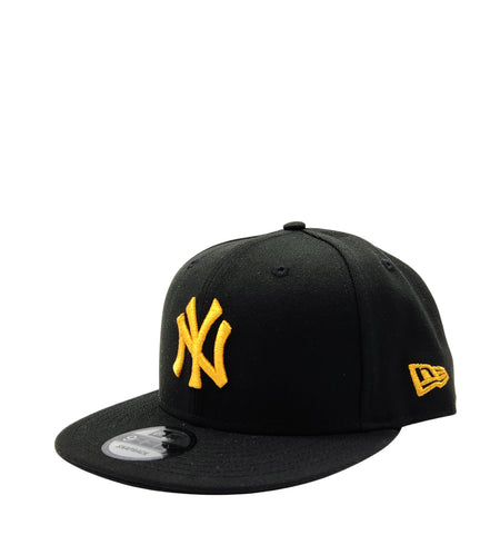 MEN'S 950 NEWYORK YANKEES GOLD LOGO ON BLACK SNAPBACK HAT