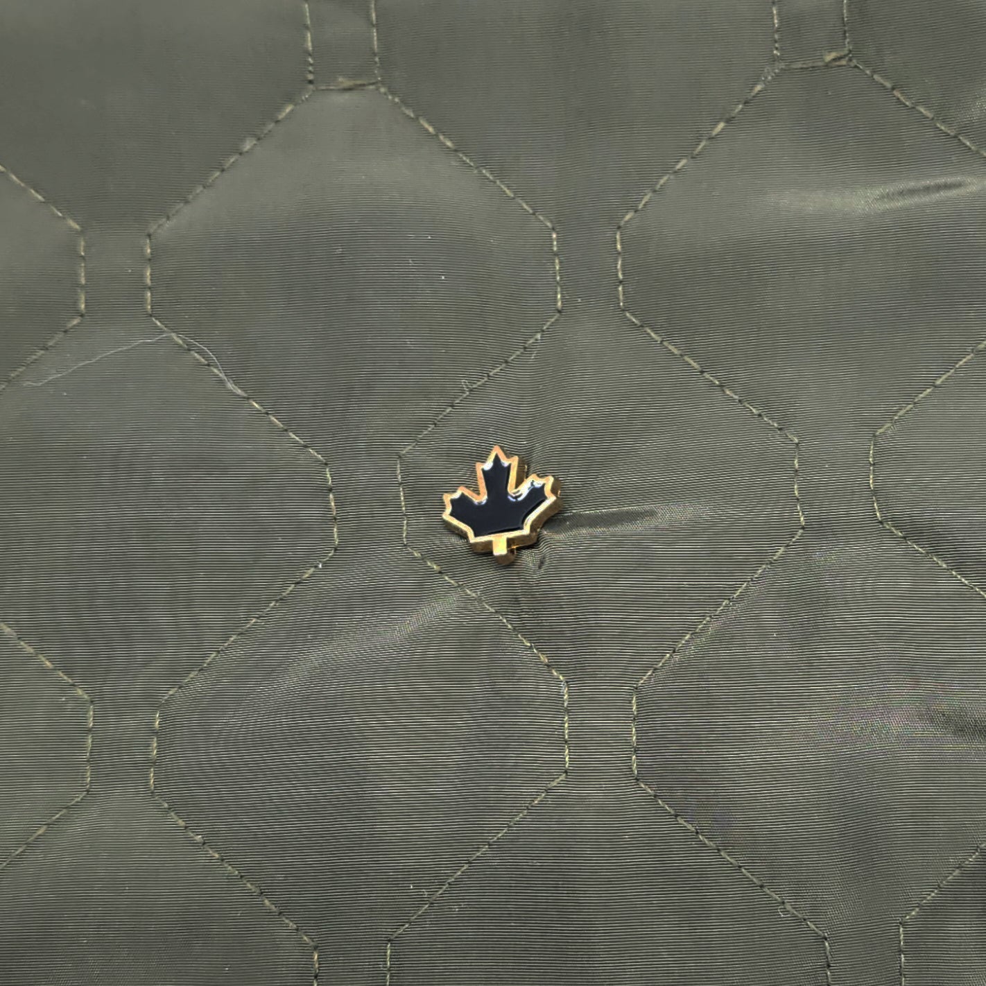 CITY OF DREAMS DIAMOND CUT BOMBER JACKET (OLIVE)