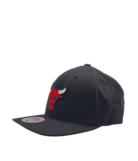 MEN'S MITCHELL & NESS CHICAGO BULLS RED/BLACK STRETCH FIT HAT