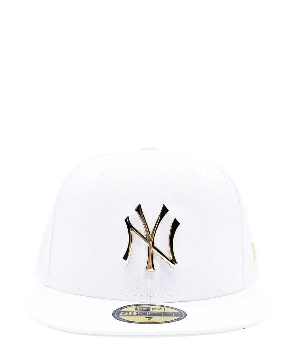 NEW ERA 59FIFTY NEW YORK YANKEES WHITE/GOLD METAL BADGE FITTED HAT