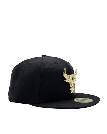 MEN'S NEW ERA 59FIFTY CHICAGO BULLS BLACK/GOLD METAL BADGE FITTED HAT