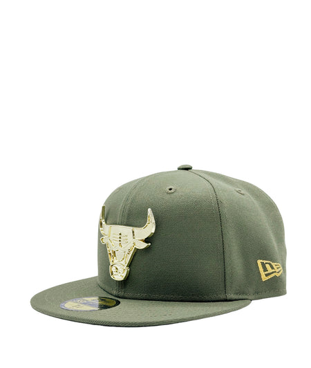 MEN'S NEW ERA 59FIFTY CHICAGO BULLS OLIVE/METAL BADGE FITTED HAT