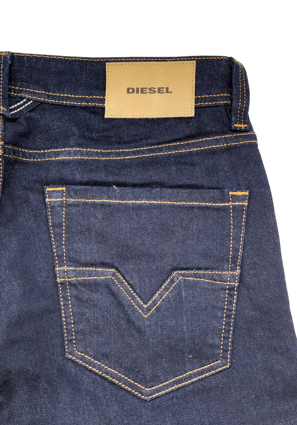 DIESEL MEN'S REGULAR STRAIGHT LEG JEANS (BLUE)